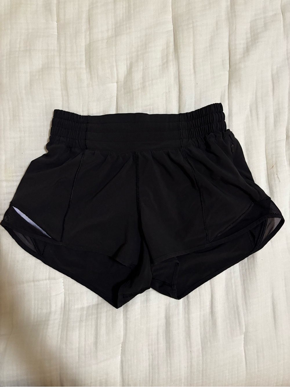 Lululemon Hotty Hot High Rise 2.5” - Size 2